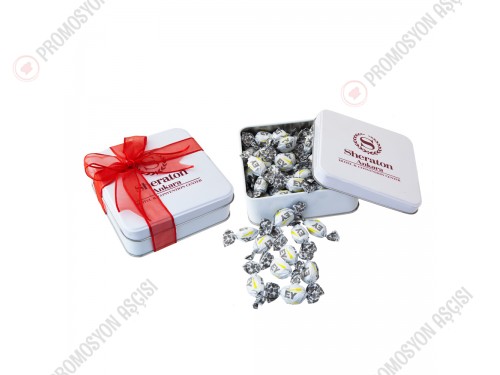 Kare Metal Kutuda Bonbon Şeker Kare Metal Kutuda Bonbon Şeker